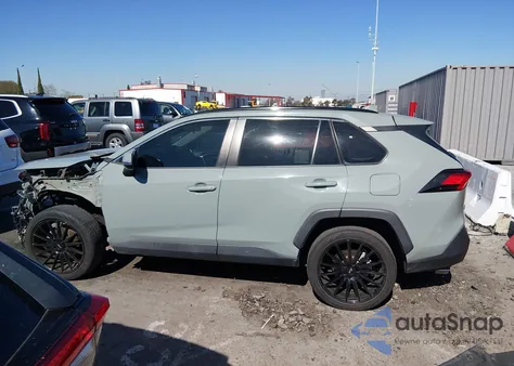 2020 Toyota Rav4 Xle z USA, uszkodzony, nr VIN 2T3W1RFV6LW097185